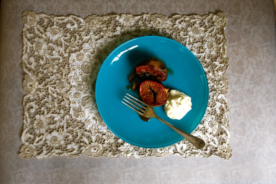 Figs with Pomegranate molasses